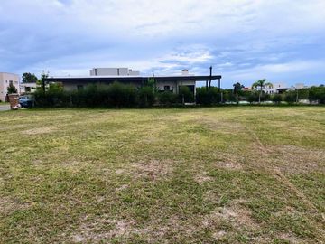 LOTE EN VENTA EN BARRIO SANTA LUCIA PILAR DEL ESTE