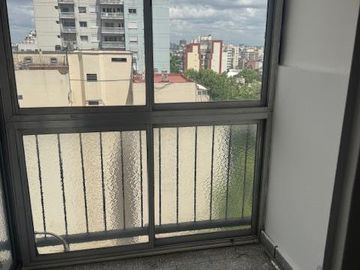 VEMTA DOS AMBIENTES CON BALCON Y LAVADERO .( VENTA CON RENTA)