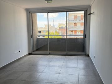 mono ambiente super amplio    - 52m2 - balcón - aire acondicionado - paclard -  amenities