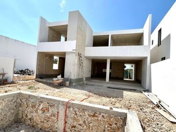Casa en venta en privada Zentura en Cholul Yucatan