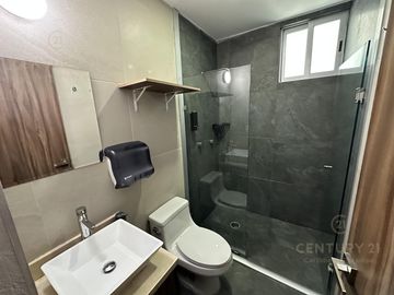 Consultorios Médicos en Renta en 40 Norte | Torre con Elevador (Cubículo Stándar) Playa Del Carmen P463