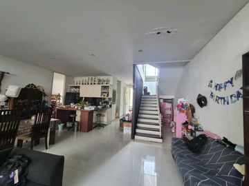 Pakuwon Indah Lisbon dekat Pakuwon Mall