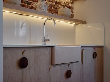 VENTA RICCHIERI 1400, CASA 3 DORMIT + comodin, 3 baños, cochera, patio y piscina.
