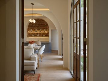 VENTA RICCHIERI 1400, CASA 3 DORMIT + comodin, 3 baños, cochera, patio y piscina.