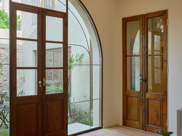 VENTA RICCHIERI 1400, CASA 3 DORMIT + comodin, 3 baños, cochera, patio y piscina.