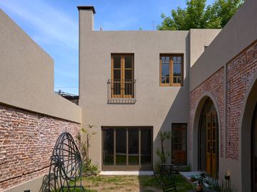 VENTA RICCHIERI 1400, CASA 3 DORMIT + comodin, 3 baños, cochera, patio y piscina.