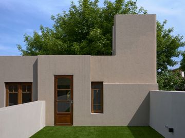 VENTA RICCHIERI 1400, CASA 3 DORMIT + comodin, 3 baños, cochera, patio y piscina.