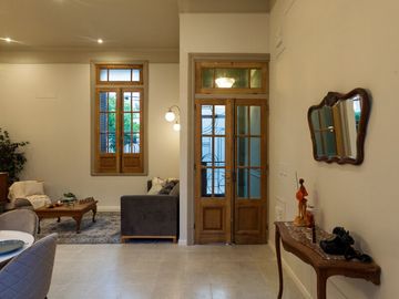 VENTA RICCHIERI 400, CASA DOS PLANTAS, 3 DORMITORIOS, 3 BAÑOS, CON COCHERA.