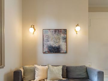 VENTA RICCHIERI 400, CASA DOS PLANTAS, 3 DORMITORIOS, 3 BAÑOS, CON COCHERA.