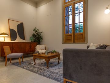 VENTA RICCHIERI 400, CASA DOS PLANTAS, 3 DORMITORIOS, 3 BAÑOS, CON COCHERA.