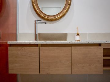 VENTA SARMIENTO 2300 CASA EN DOS PLANTAS 3 DORMITORIOS, 3 BAÑOS CON COCHERA Y PISCINA