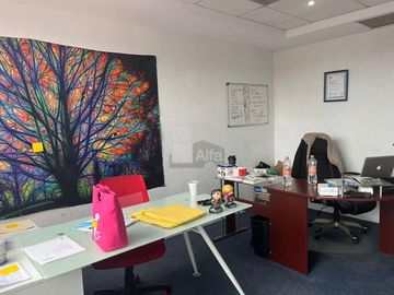 Oficina con Inqulino incluido en Venta, Edificio Tec100, Centro, Querétaro