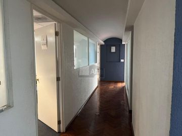 Oficina con Inqulino incluido en Venta, Edificio Tec100, Centro, Querétaro