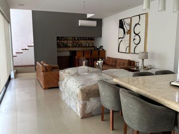Casa Residencial en Venta en Fraccionamiento Villantigua, San Luis Potosi