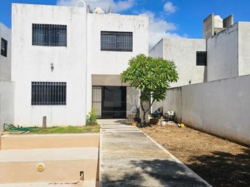 Casa en venta en cerrada Santa Fe, Mérida, Yucatán.