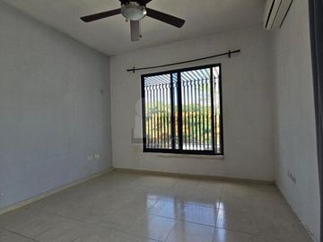 Casa en venta en cerrada Santa Fe, Mérida, Yucatán.