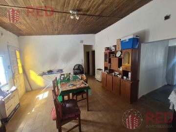 Vende Casa de 3 dormitorios en Neuquén.
