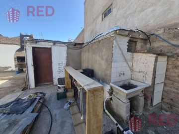 Vende Casa de 3 dormitorios en Neuquén.
