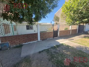 Vende Casa de 3 dormitorios en Neuquén.