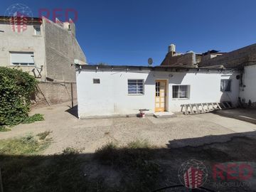 Vende Casa de 3 dormitorios en Neuquén.