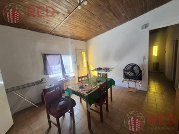 Vende Casa de 3 dormitorios en Neuquén.