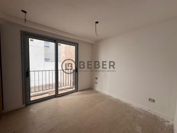Semipiso en venta con balcón a estrenar La Perla