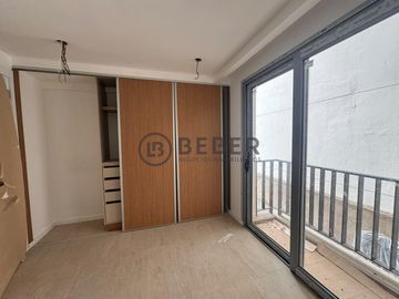 Semipiso en venta con balcón a estrenar La Perla
