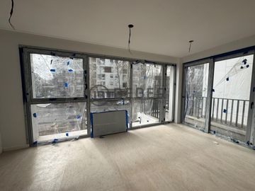 Semipiso en venta con balcón a estrenar La Perla
