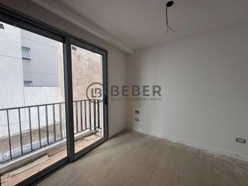 Semipiso en venta con balcón a estrenar La Perla