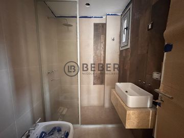 Semipiso en venta con balcón a estrenar La Perla