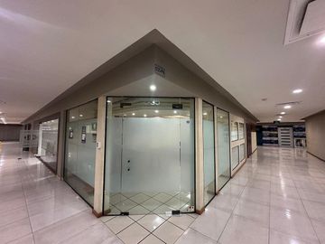Oficina Comercial a la Venta en Cintermex, Monterrey