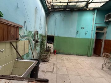 PH 4 AMBIENTES AL FRENTE C/ ENTRADA INDEPENDIENTE Y PATIO – FLORES NORTE