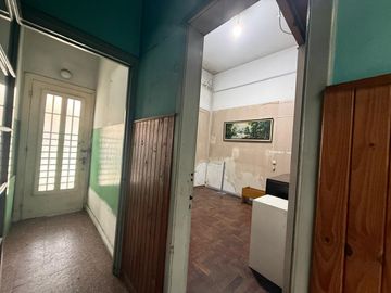 PH 4 AMBIENTES AL FRENTE C/ ENTRADA INDEPENDIENTE Y PATIO – FLORES NORTE