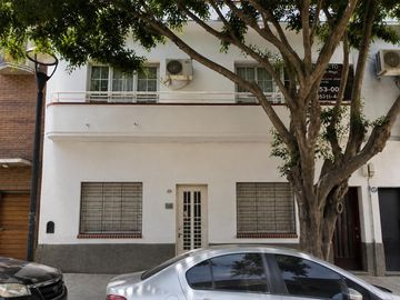 PH 4 AMBIENTES AL FRENTE C/ ENTRADA INDEPENDIENTE Y PATIO – FLORES NORTE