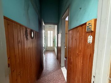 PH 4 AMBIENTES AL FRENTE C/ ENTRADA INDEPENDIENTE Y PATIO – FLORES NORTE