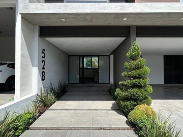 Residencia con Vista al Club de Golf