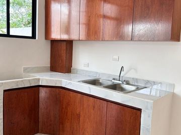 CASA CON ALBERCA EN VENTA EN MERIDA, YUCATAN.