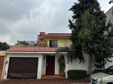Casa en Venta, Lomas del Olivo, 4 Recámaras