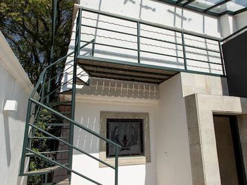 VENTA RESIDENCIA CON 5 TERRAZAS , JARDIN , EN LOMAS DE BELLAVISTA