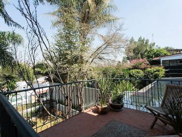 VENTA RESIDENCIA CON 5 TERRAZAS , JARDIN , EN LOMAS DE BELLAVISTA
