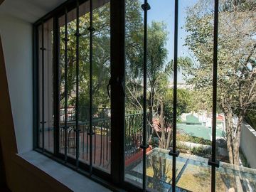 VENTA RESIDENCIA CON 5 TERRAZAS , JARDIN , EN LOMAS DE BELLAVISTA