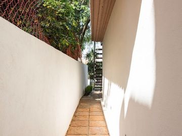 VENTA RESIDENCIA CON 5 TERRAZAS , JARDIN , EN LOMAS DE BELLAVISTA