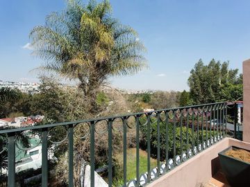 VENTA RESIDENCIA CON 5 TERRAZAS , JARDIN , EN LOMAS DE BELLAVISTA