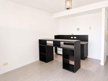 VENTA  Monoambiente con Balcón Al Contrafrente. Cochera. Palermo
