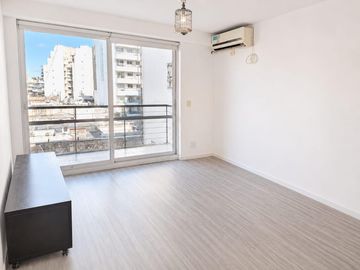VENTA  Monoambiente con Balcón Al Contrafrente. Cochera. Palermo