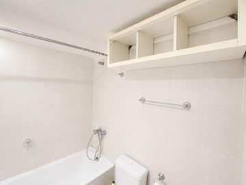 VENTA  Monoambiente con Balcón Al Contrafrente. Cochera. Palermo
