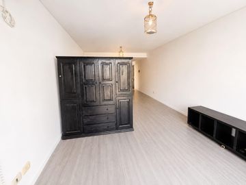 VENTA  Monoambiente con Balcón Al Contrafrente. Cochera. Palermo