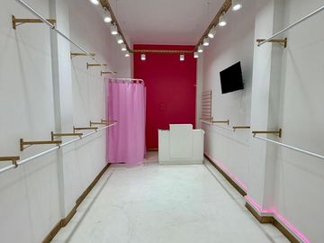 Local en galería, listo para usar
