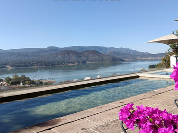 Casa en CONDOMINIO en el centro de Valle de Bravo