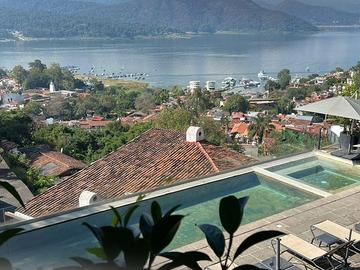 Casa en CONDOMINIO en el centro de Valle de Bravo